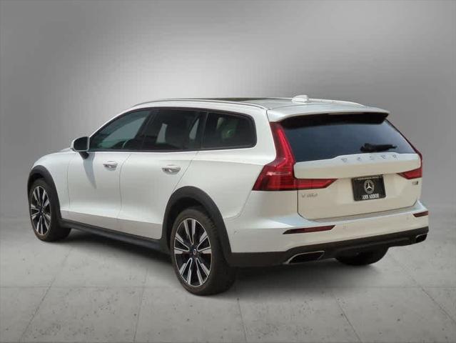 used 2022 Volvo V60 Cross Country car, priced at $30,999