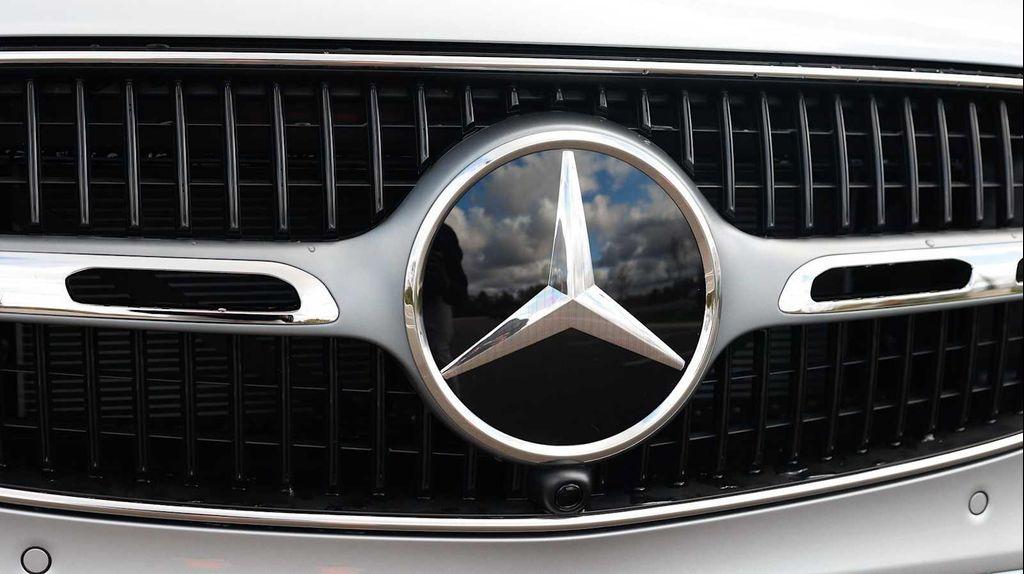 new 2026 Mercedes-Benz GLC 300 car, priced at $58,095