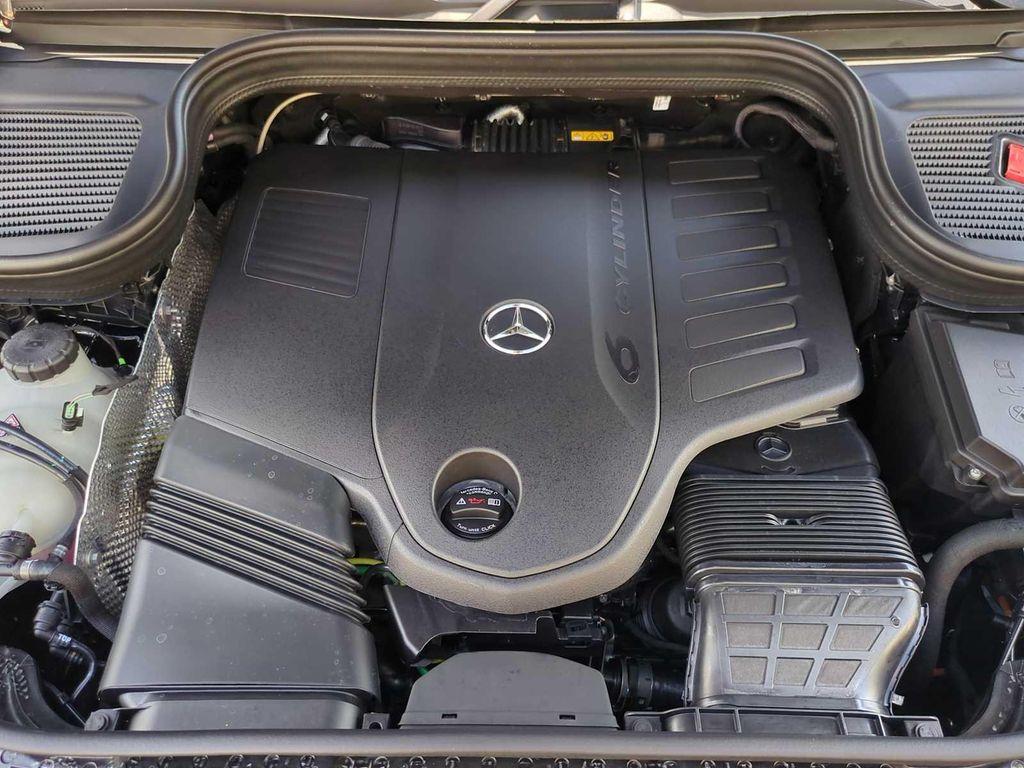 new 2025 Mercedes-Benz GLS 450 car, priced at $92,910