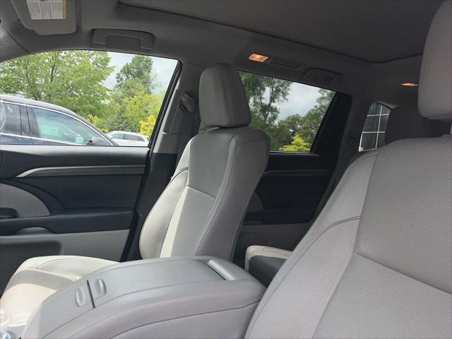 used 2018 Toyota Highlander car, priced at $22,999