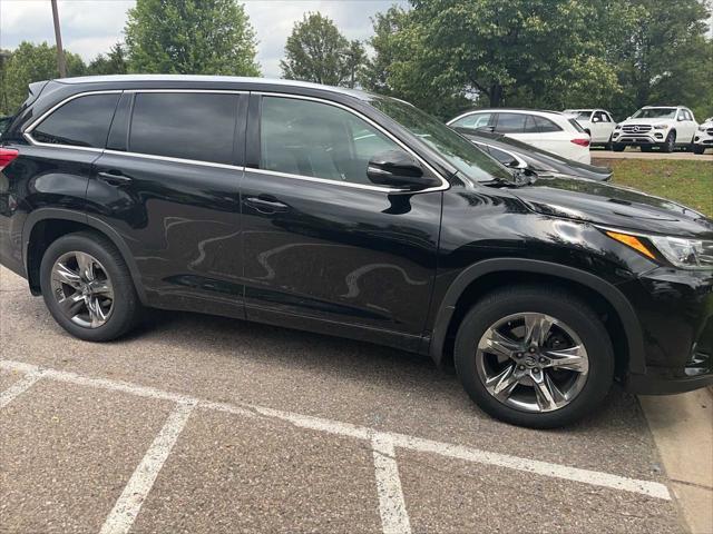 used 2018 Toyota Highlander car, priced at $22,999