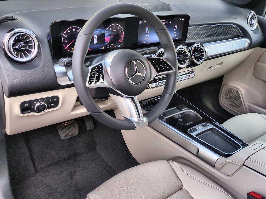new 2025 Mercedes-Benz GLB 250 car, priced at $49,595