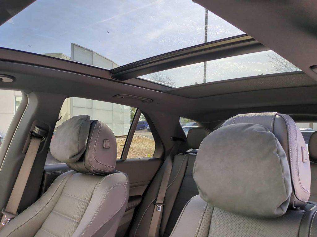 new 2025 Mercedes-Benz GLE 580 car, priced at $101,515