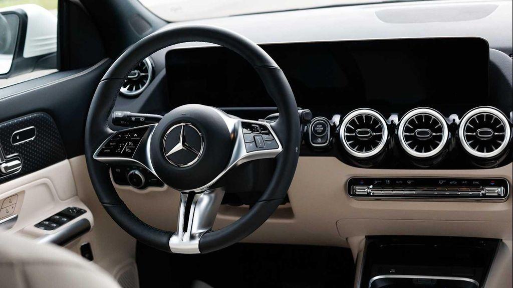 used 2025 Mercedes-Benz GLA 250 car, priced at $42,734