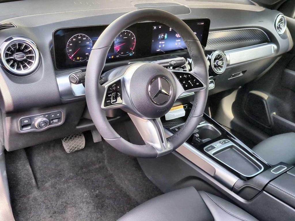 new 2025 Mercedes-Benz GLB 250 car, priced at $49,595
