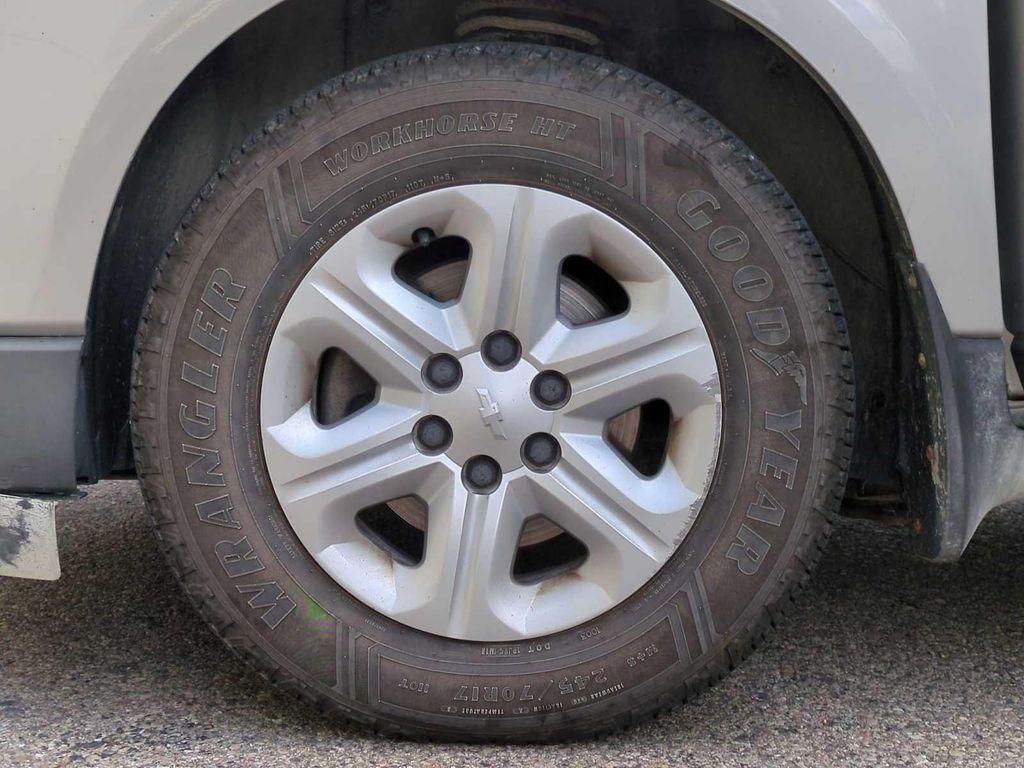 used 2010 Chevrolet Traverse car, priced at $2,999