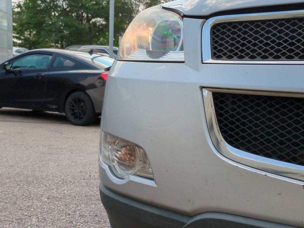 used 2010 Chevrolet Traverse car, priced at $2,999
