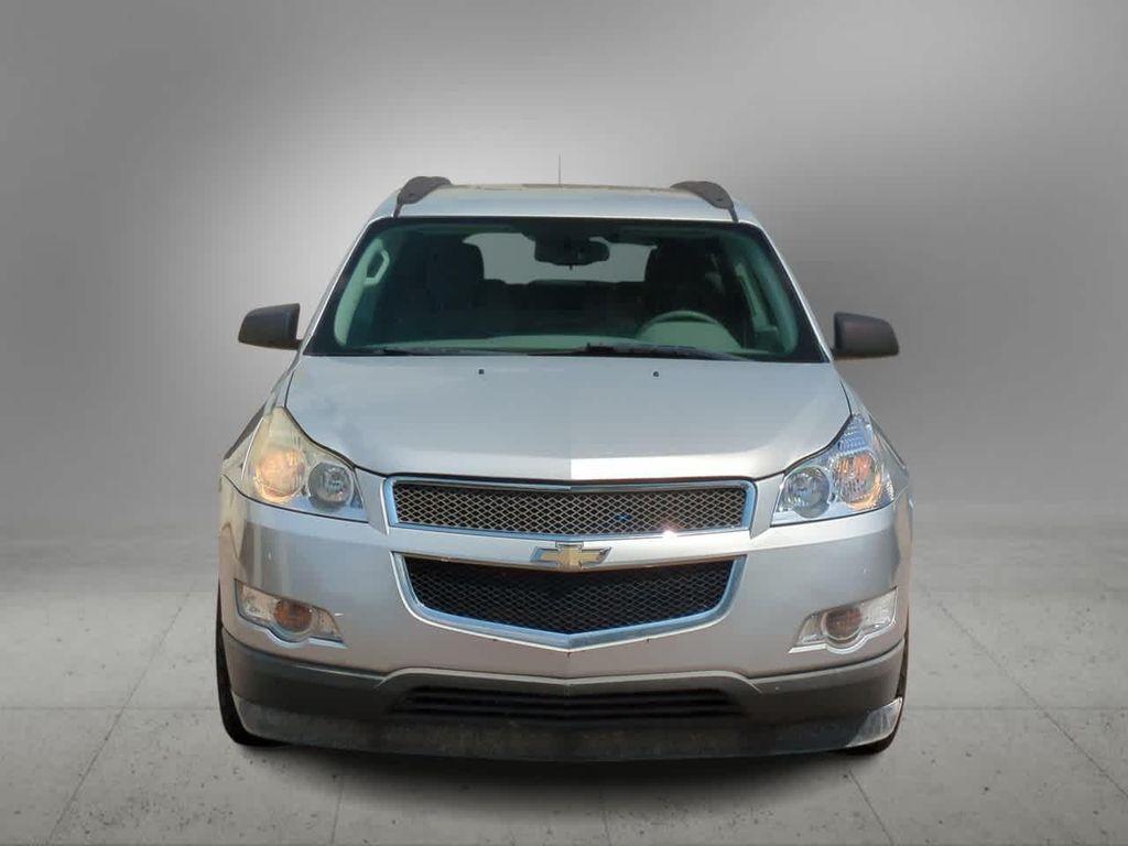 used 2010 Chevrolet Traverse car, priced at $2,999