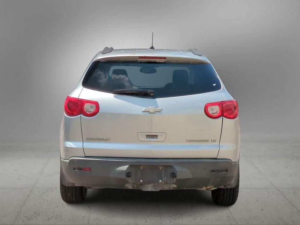 used 2010 Chevrolet Traverse car, priced at $2,999