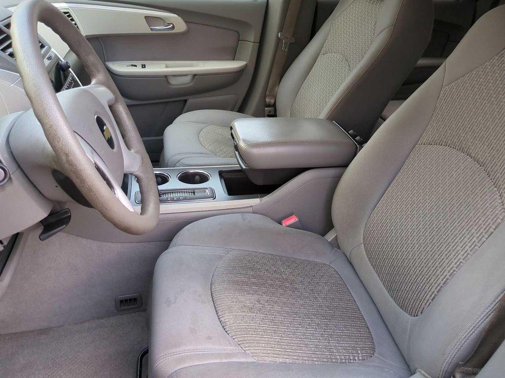 used 2010 Chevrolet Traverse car, priced at $2,999