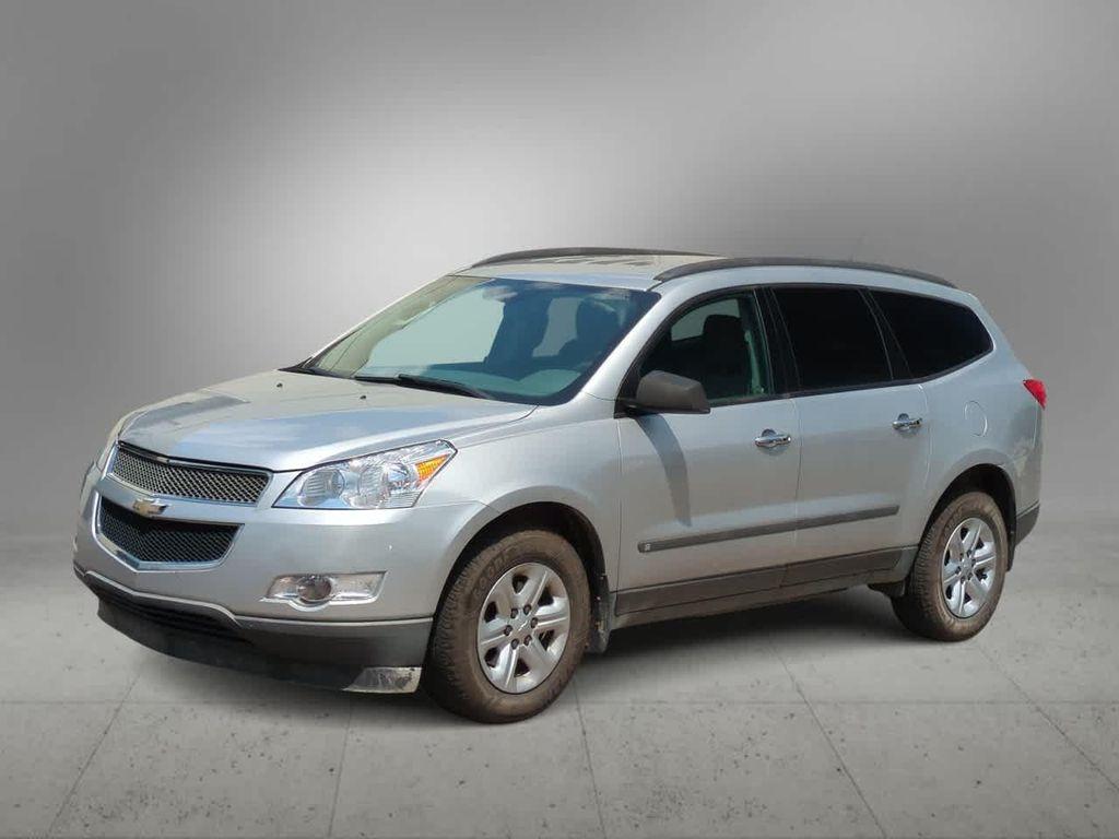 used 2010 Chevrolet Traverse car, priced at $2,999