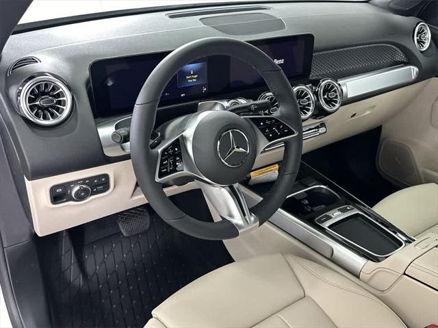 new 2024 Mercedes-Benz GLB 250 car, priced at $53,215