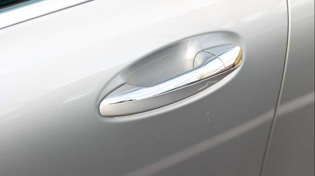 used 2023 Mercedes-Benz GLB 250 car, priced at $32,997