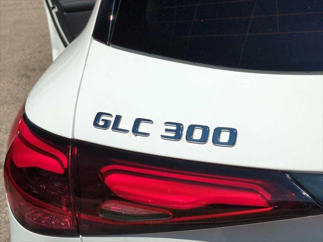new 2025 Mercedes-Benz GLC 300 car, priced at $59,375