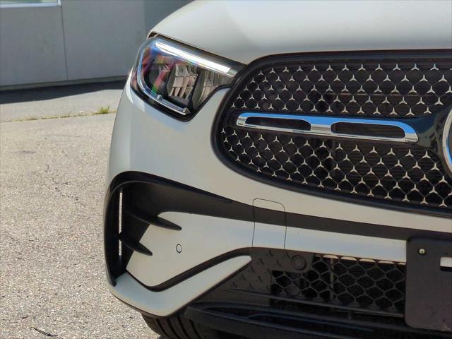 new 2025 Mercedes-Benz GLC 300 car, priced at $59,375