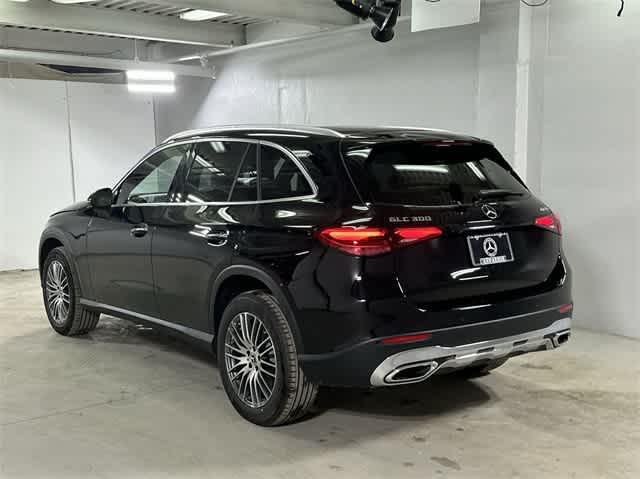 new 2024 Mercedes-Benz GLC 300 car, priced at $52,995