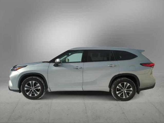 used 2021 Toyota Highlander car, priced at $34,386