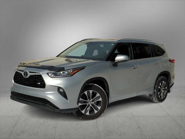 used 2021 Toyota Highlander car, priced at $34,386