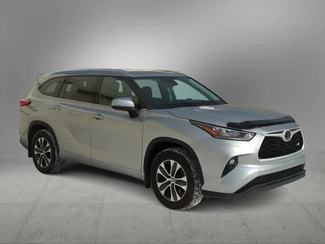 used 2021 Toyota Highlander car, priced at $34,386