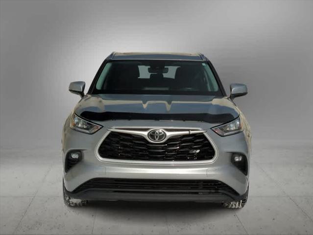 used 2021 Toyota Highlander car, priced at $34,386