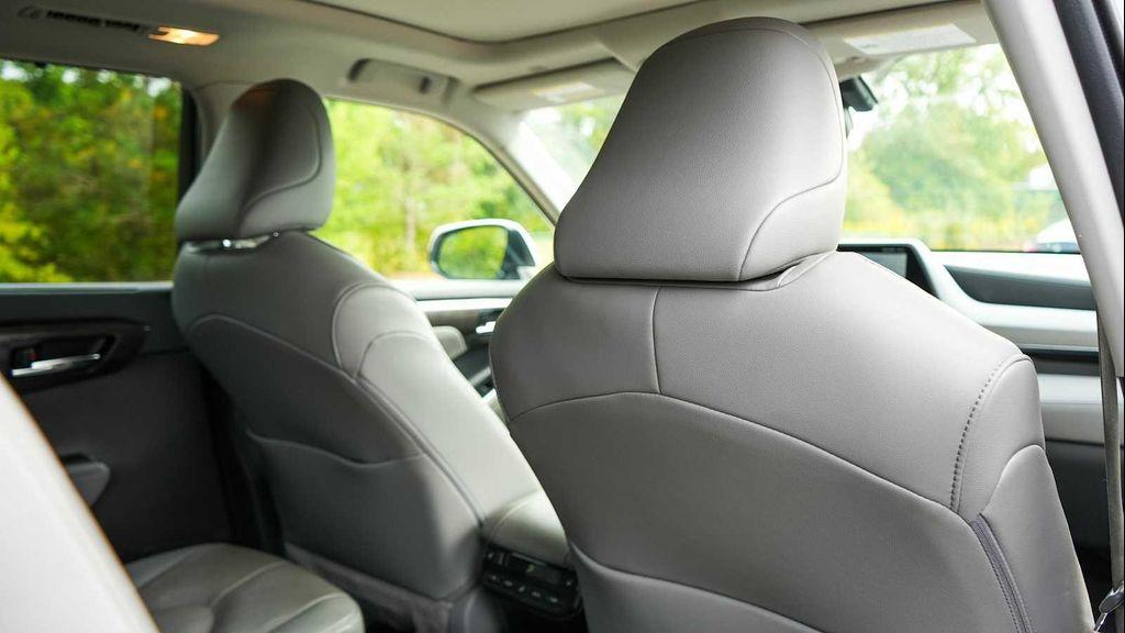 used 2020 Toyota Highlander Hybrid car, priced at $34,349