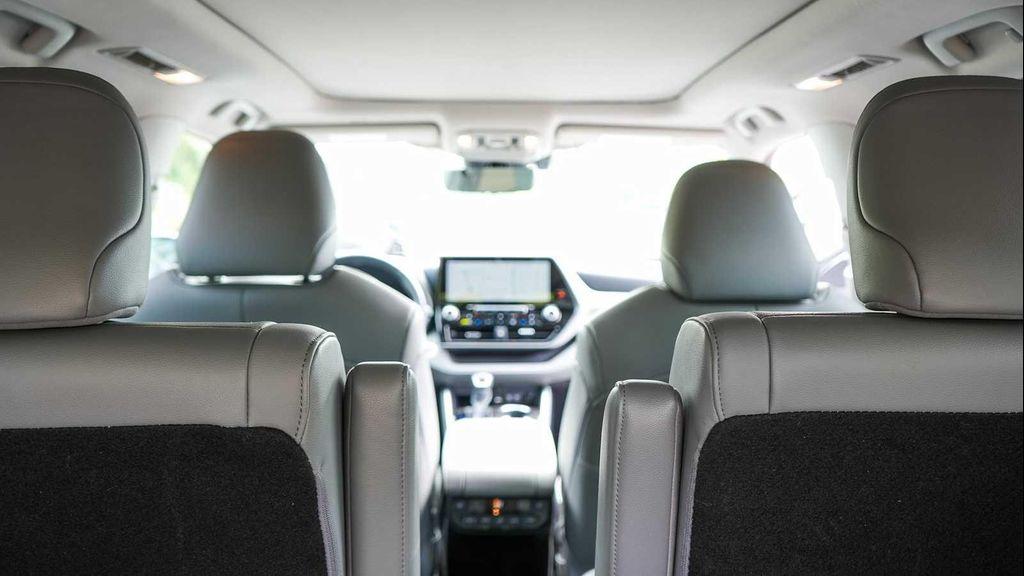 used 2020 Toyota Highlander Hybrid car, priced at $34,349
