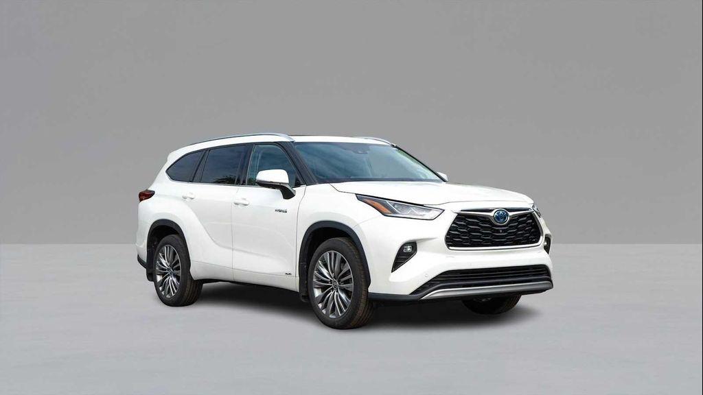 used 2020 Toyota Highlander Hybrid car, priced at $34,349