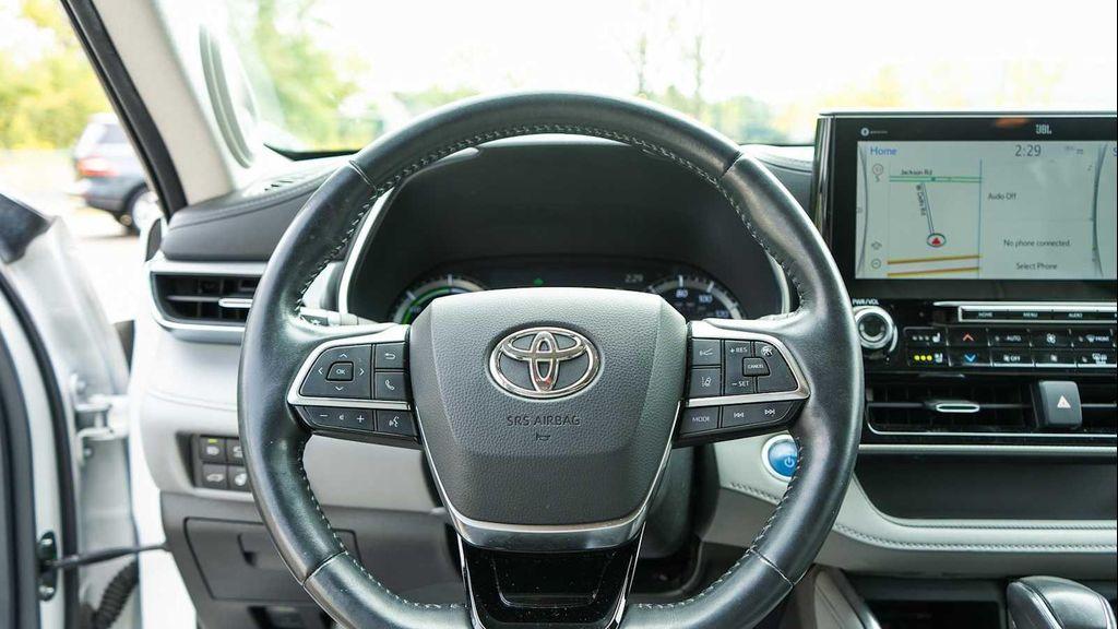 used 2020 Toyota Highlander Hybrid car, priced at $34,349