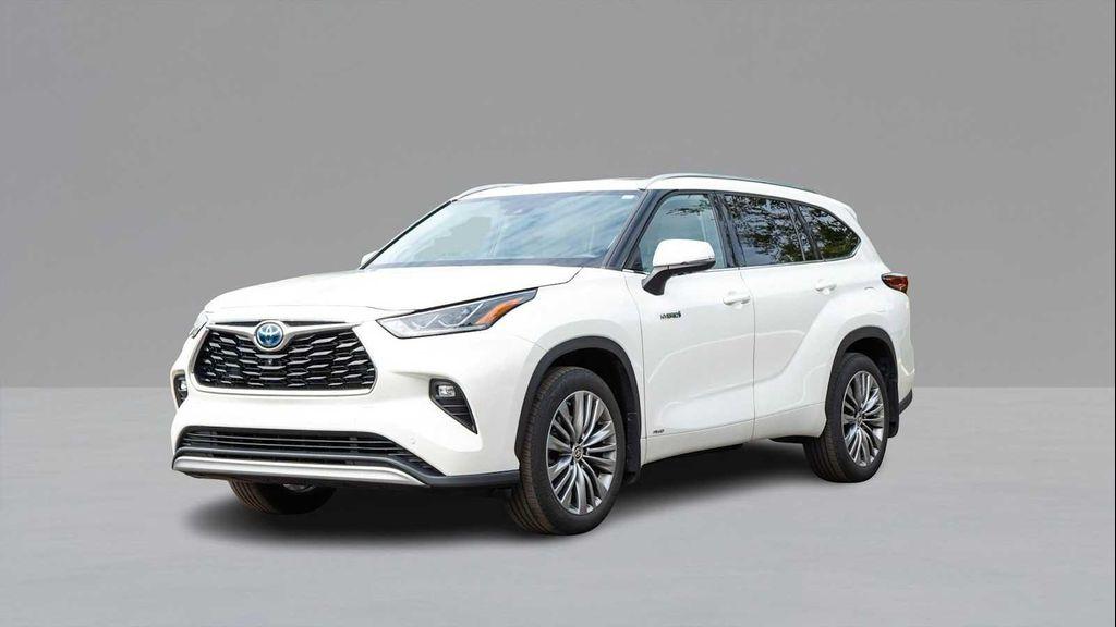 used 2020 Toyota Highlander Hybrid car, priced at $34,836