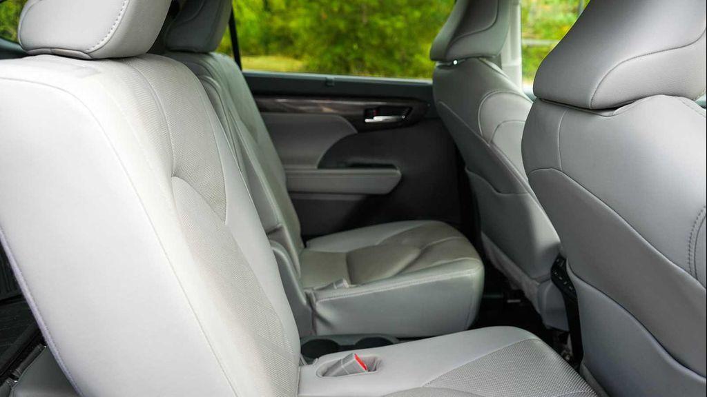 used 2020 Toyota Highlander Hybrid car, priced at $34,349