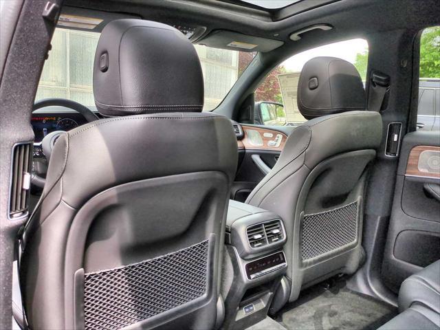 new 2025 Mercedes-Benz GLS 450 car, priced at $96,495