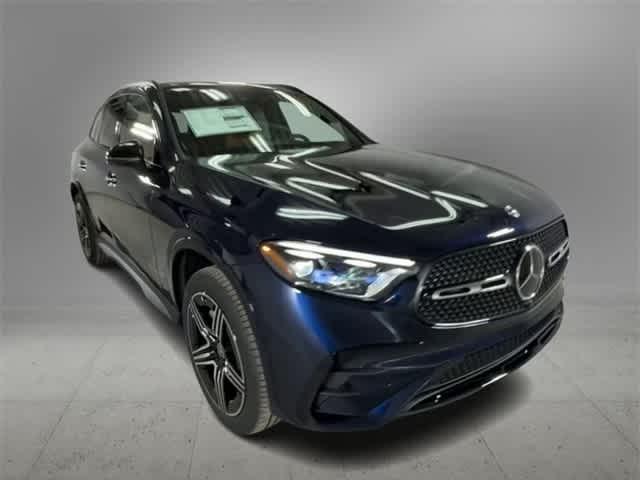 new 2024 Mercedes-Benz GLC 300 car, priced at $64,995