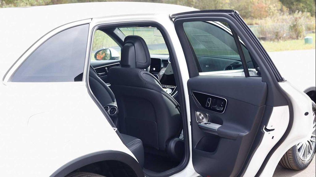 new 2026 Mercedes-Benz GLC 300 car, priced at $59,020