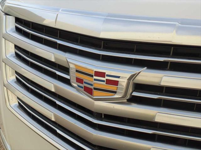 used 2019 Cadillac Escalade ESV car, priced at $35,670