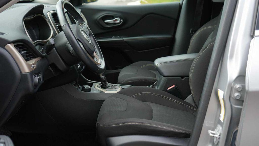 used 2016 Jeep Cherokee car, priced at $9,999