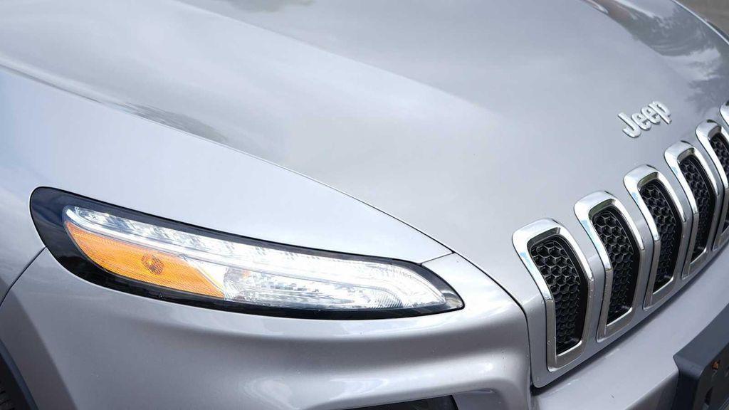 used 2016 Jeep Cherokee car, priced at $9,999