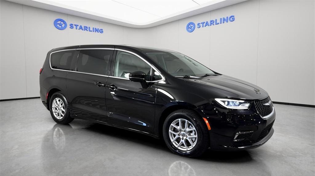 used 2024 Chrysler Pacifica car, priced at $30,909