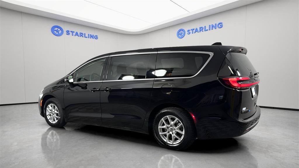 used 2024 Chrysler Pacifica car, priced at $30,909