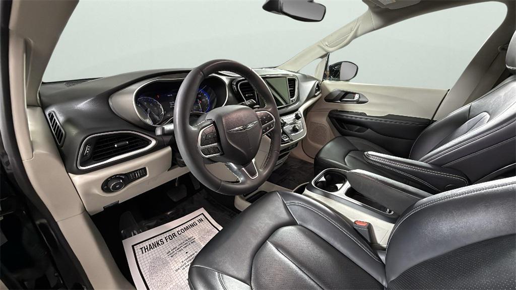 used 2024 Chrysler Pacifica car, priced at $30,909