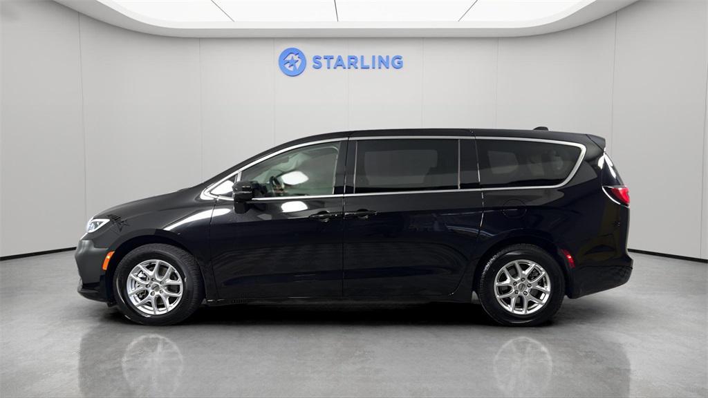 used 2024 Chrysler Pacifica car, priced at $30,909