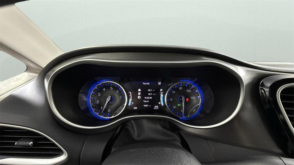 used 2024 Chrysler Pacifica car, priced at $30,909