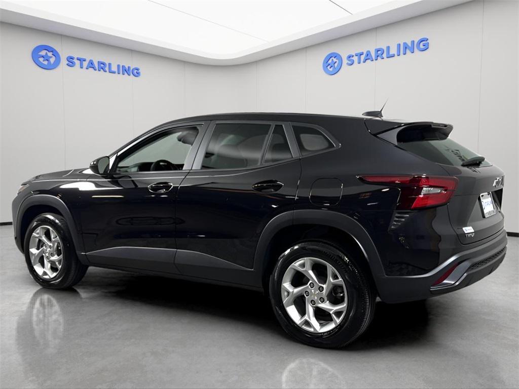 used 2025 Chevrolet Trax car, priced at $22,889