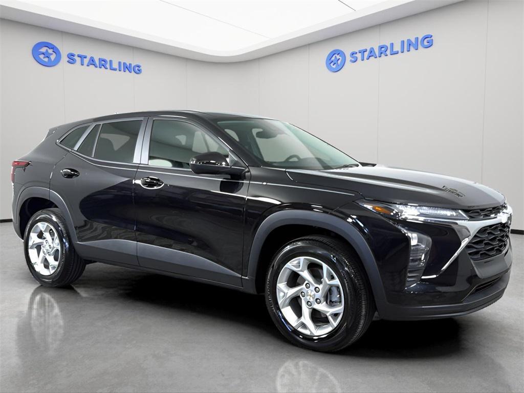 used 2025 Chevrolet Trax car, priced at $22,889
