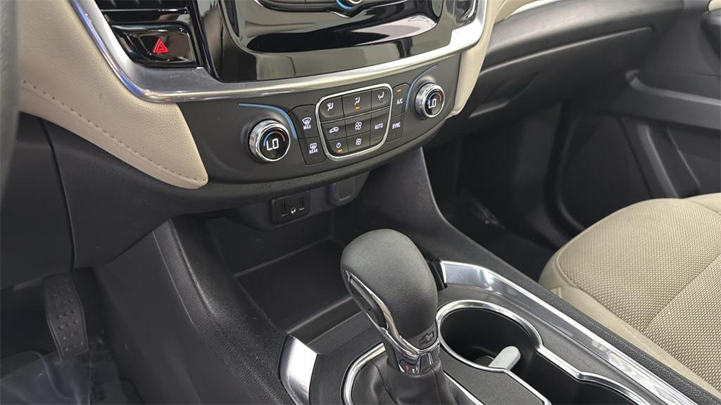 used 2023 Chevrolet Traverse car, priced at $24,989