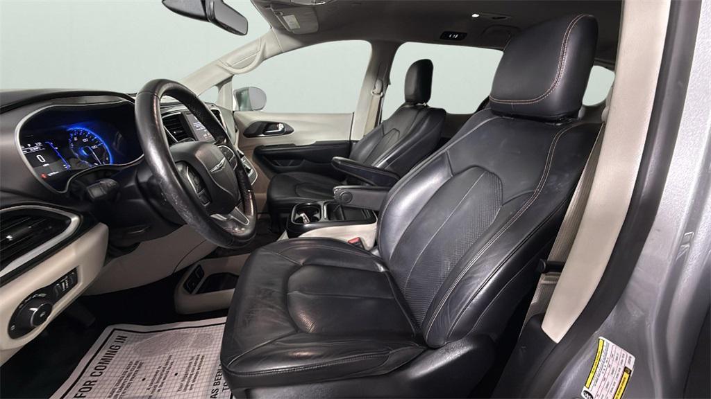 used 2020 Chrysler Pacifica car, priced at $11,650