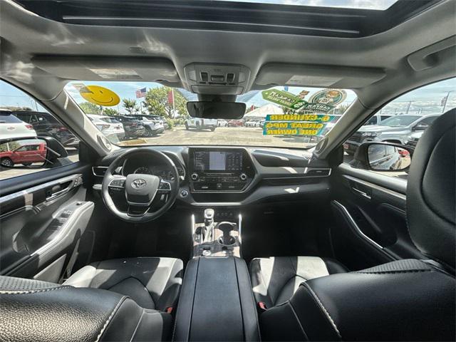 used 2022 Toyota Highlander car, priced at $41,999