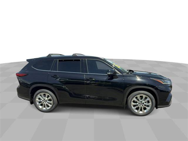 used 2022 Toyota Highlander car, priced at $41,999