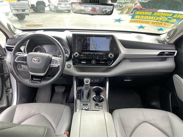 used 2022 Toyota Highlander car, priced at $34,599