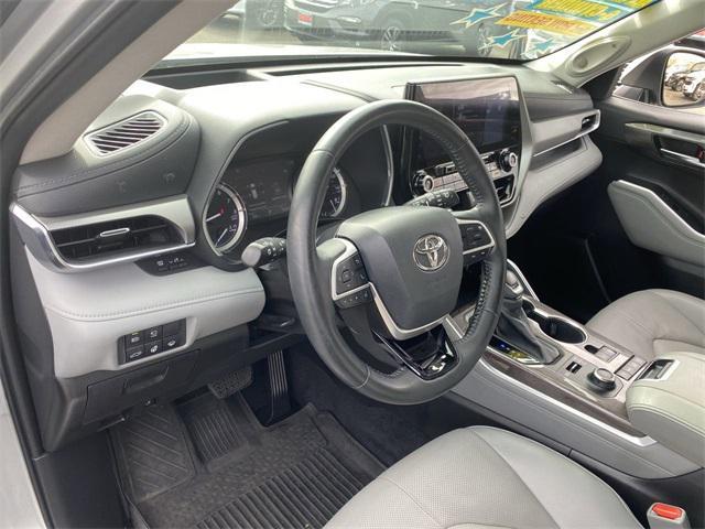 used 2022 Toyota Highlander car, priced at $34,599