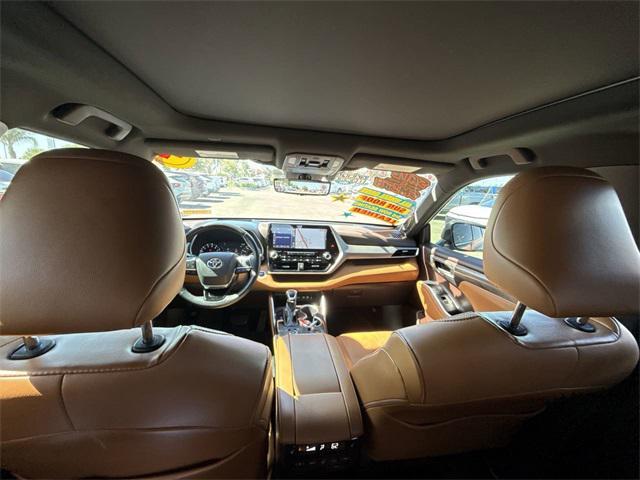 used 2021 Toyota Highlander car, priced at $38,999